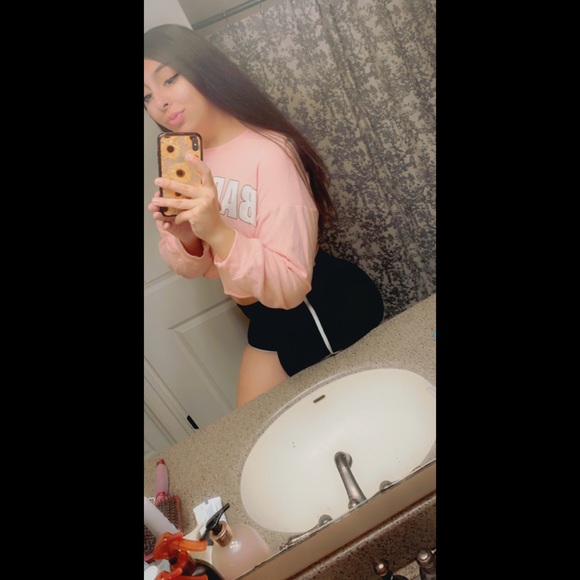 Meet your Posher, Camilla - Picture 2 of 12